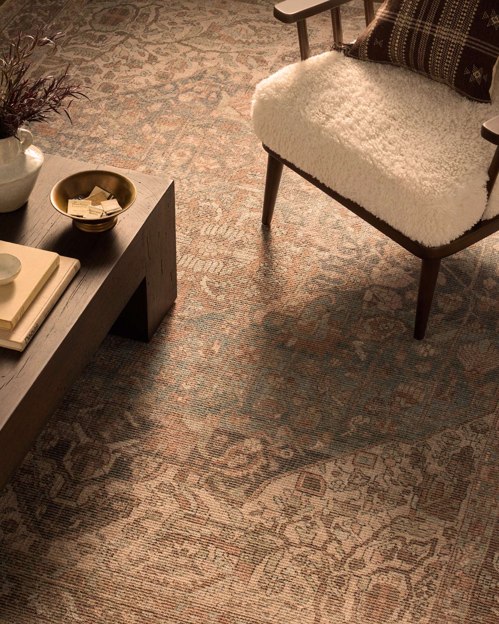 Warm_Light_Elara_Printed_Rug_O