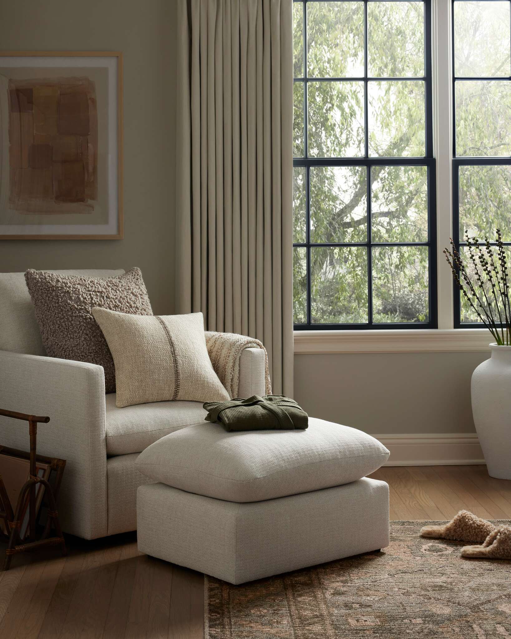 Elspeth Pillow | Joon Loloi